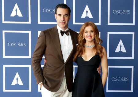  Isla Fisher Lives a Healthy Married Life.
